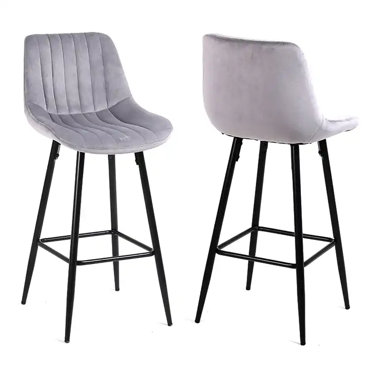 Considerazioni di design per gli sgabelli da bar: creare comfort e stile