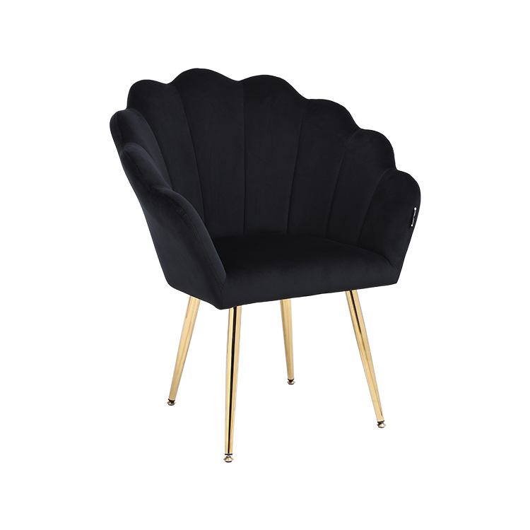 zamatová stolička s okvetnými lístkami