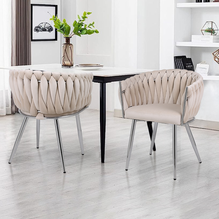 ružové jedálenské stoličky